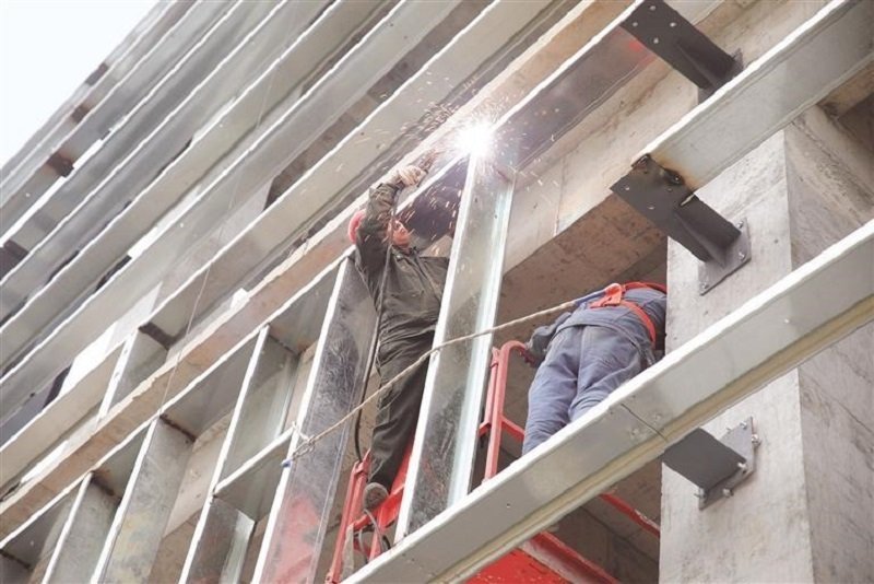 　　項(xiàng)目現(xiàn)場施工忙。 貴州日報(bào)天眼新聞記者 楊曦 攝